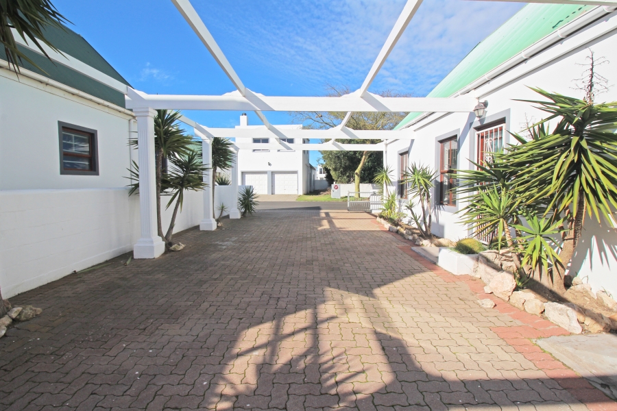 3 Bedroom Property for Sale in Skiathos Western Cape